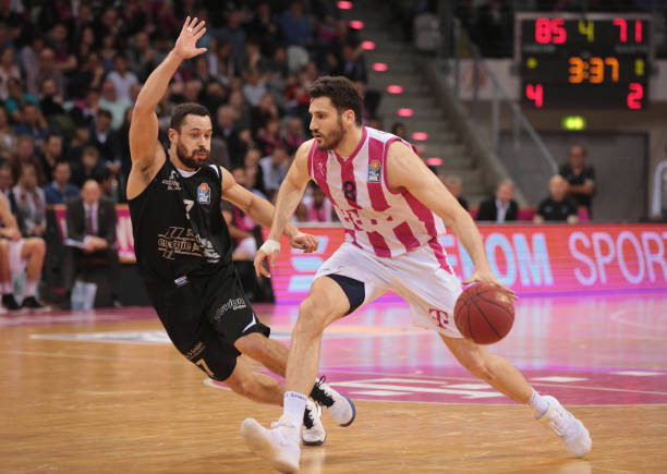 例如来自巴 例如来自巴